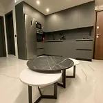 Aprilia Luxury Apartamento Castória