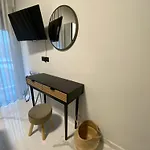 Aprilia Luxury Apartamento *