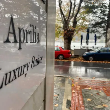 Aprilia Luxury Apartamento *